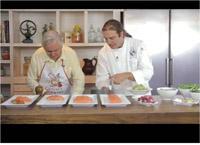Durante el programa, junto con cocinar 4 platos, se explica las diversas problemáticas y aspectos del salmón.