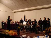 El Coro Antumapu dio inició al evento con el himno de la Universidad de Chile.