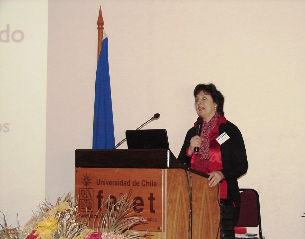 La Directora de Postgrado de la Vicerrectoría de Asuntos Académicos, Profesora Alicia Salomone.