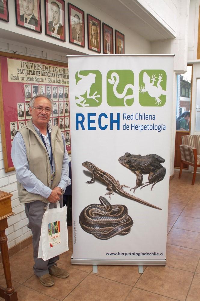 La RECH distinguió al Prof. Herman Núñez Cepeda, en reconocimiento a su vasta trayectoria científica y extraordinario aporte al conocimiento de la herpetofauna de Chile.