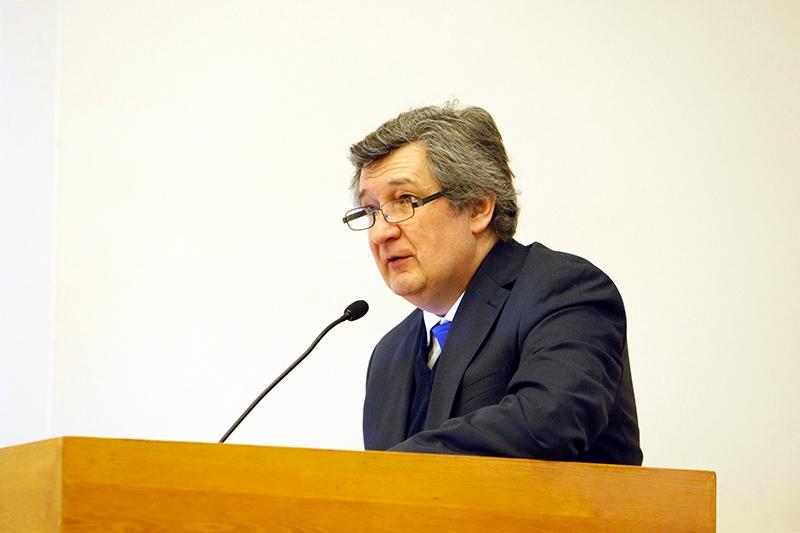Cristián Herrera subsecretario (s) de Salud Pública destacó la necesidad del trabajo colaborativo para hacer frente a los problemas en salud.