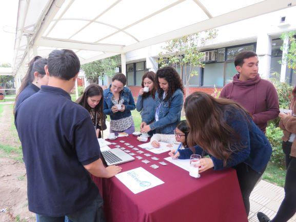 Durante la Jornada los asistentes se pudieron inscribir en el Grupo Colaborativo Una Salud Chile.