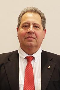 El Dr. Luis Alberto Raggi es académico de Favet, Senador Universitario e integrante de la Comisión sobre Bienestar y Salud Mental de la Comunidad Universitaria.